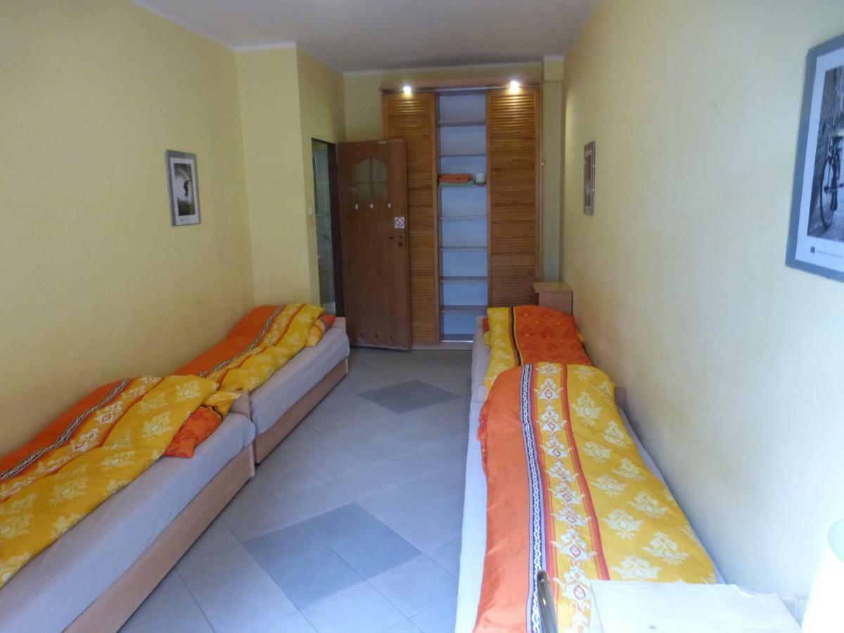 Iwona - Budget With Private Bathrooms Habitación en casa particular